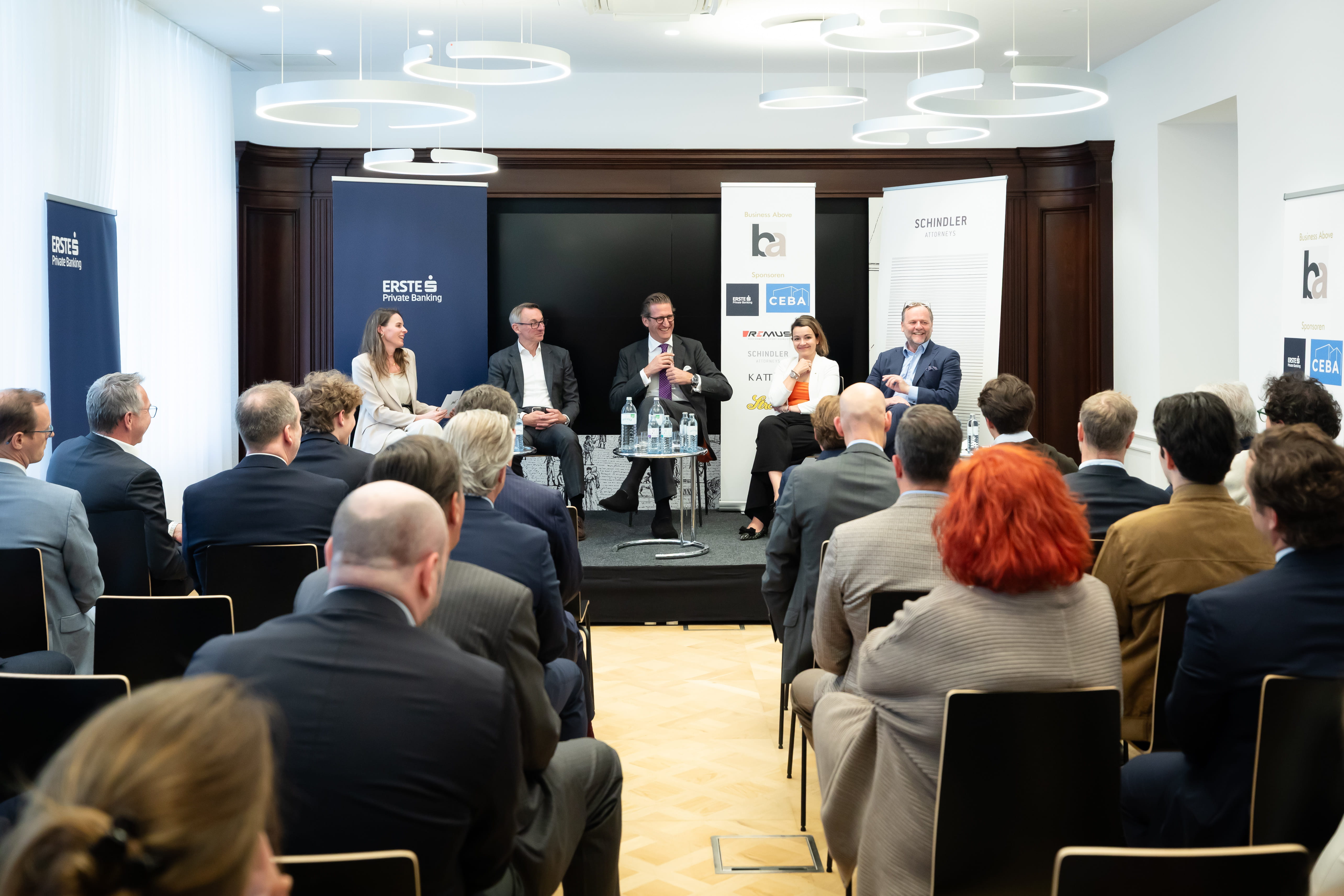 Historische Business Above Einladung: Politik und Wirtschaft für die nächste Generation